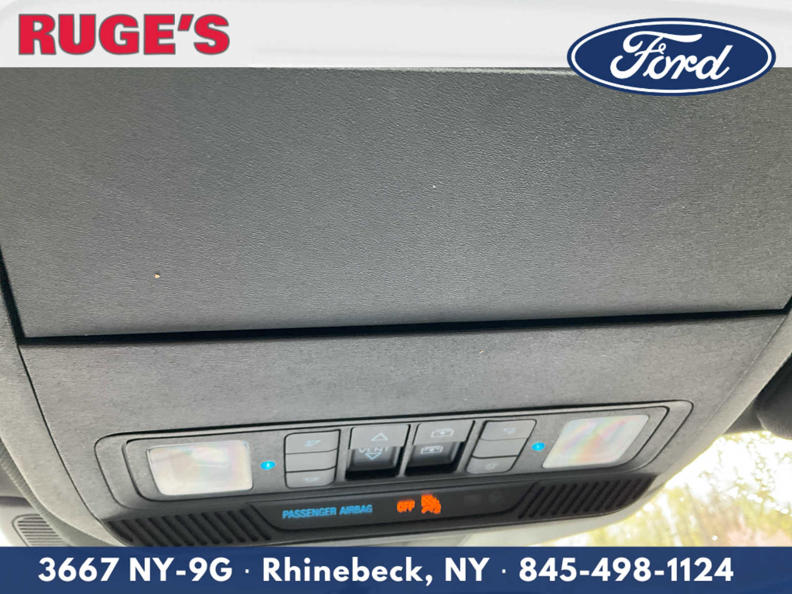 Used 2020 Ford Explorer Platinum w/ Premium Technology Package image 30
