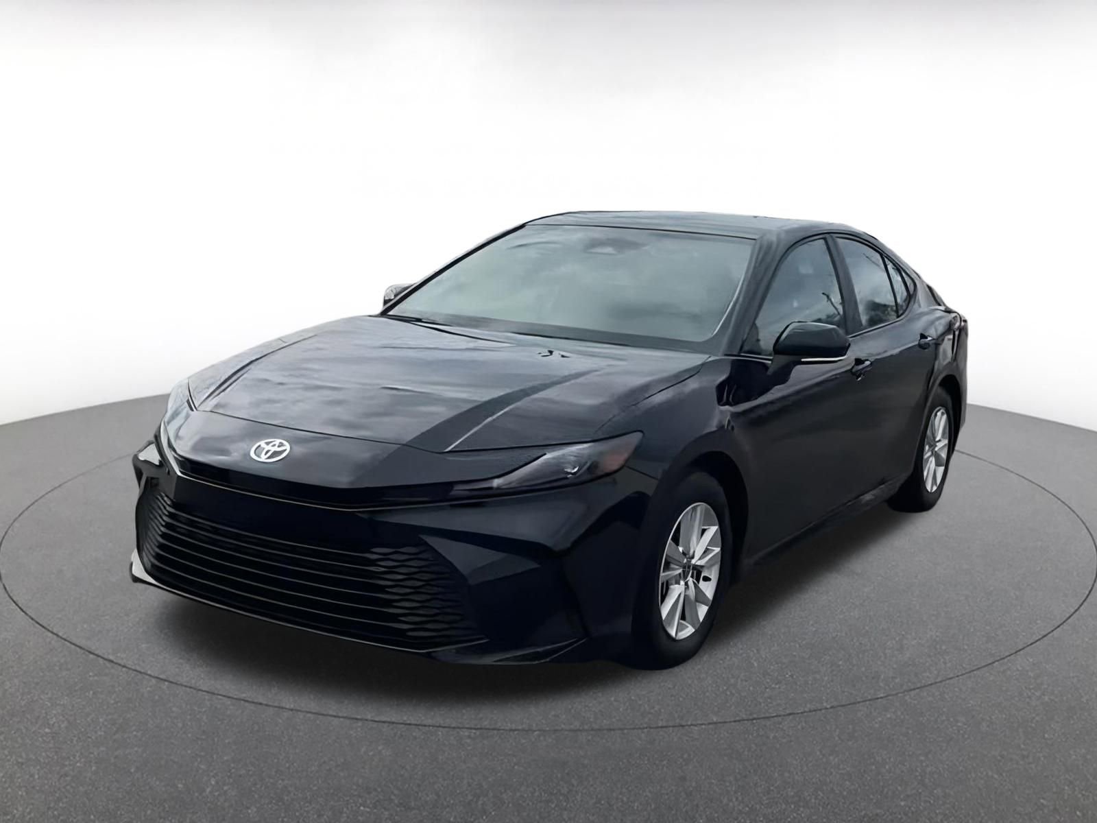 Used 2025 Toyota Camry LE image 7