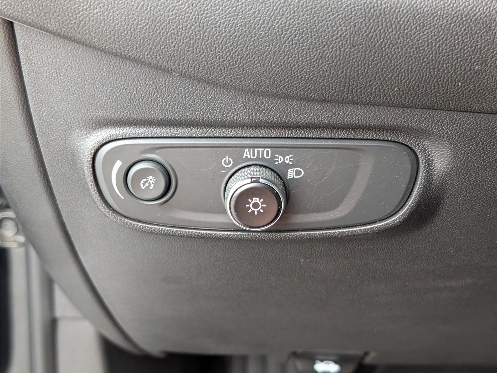 Used 2023 Chevrolet Equinox LT FWD image 21