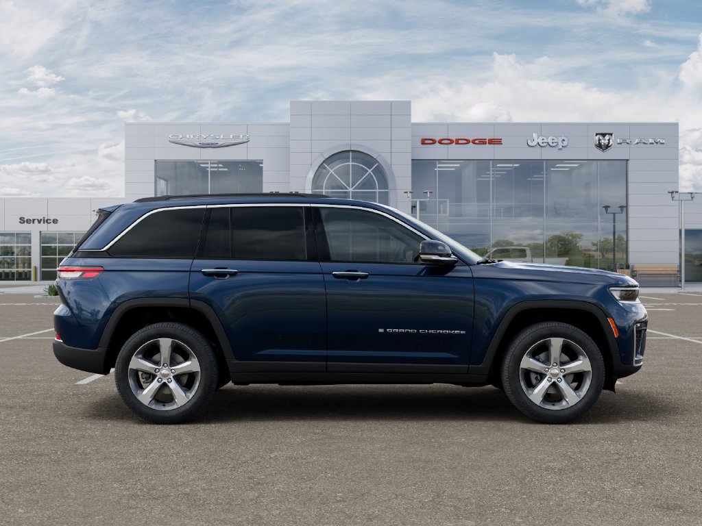 New 2026 Jeep Grand Cherokee Limited w/ Luxury Tech Group II RWD image 23