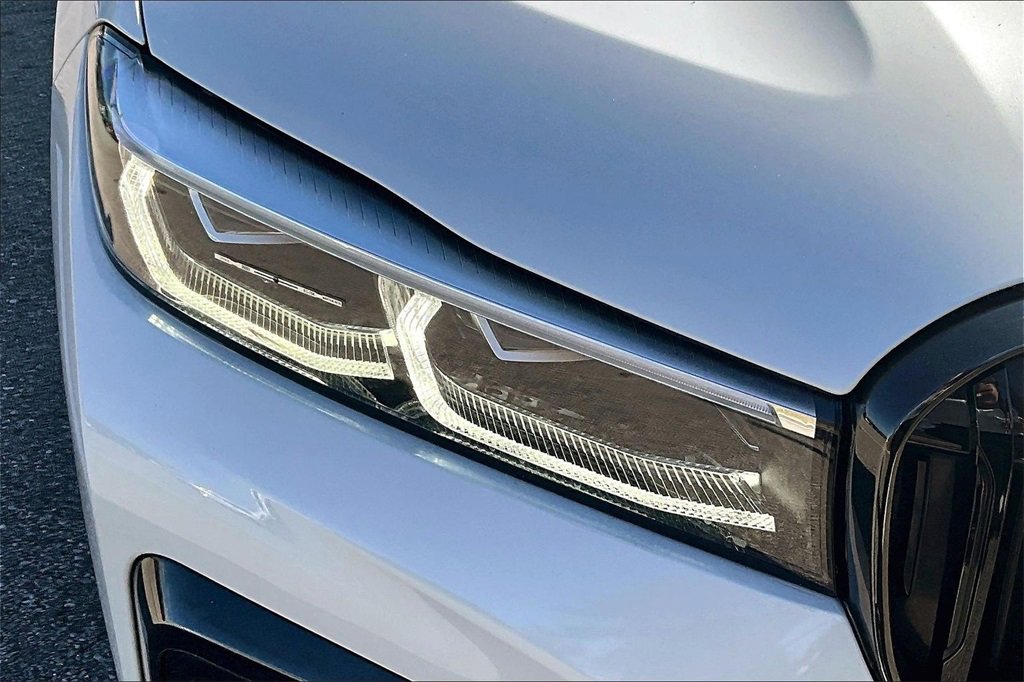 Used 2022 BMW 750i xDrive w/ Luxury Rear Seating Package image 28