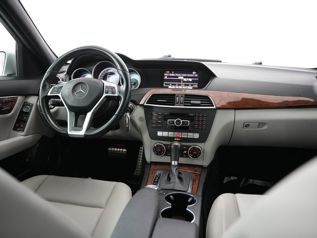 Used 2012 Mercedes-Benz C 300 4MATIC Sedan w/ Premium 1 Pkg image 10