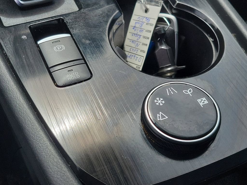Used 2023 Nissan Rogue S AWD/4WD image 28