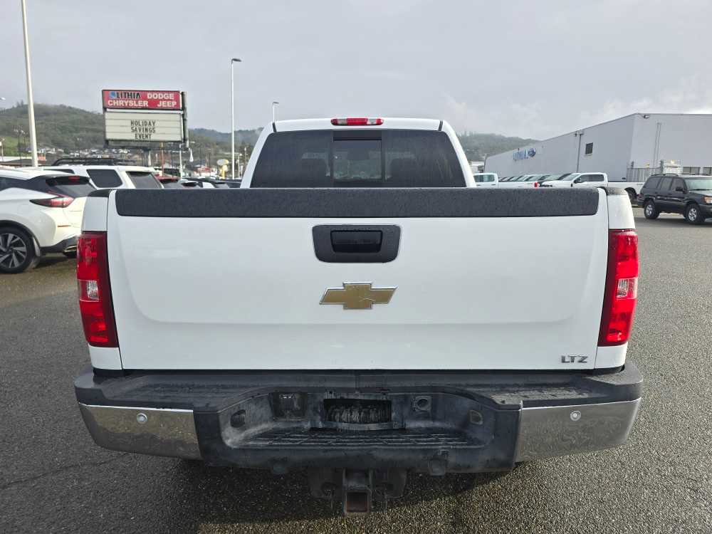 Used 2011 Chevrolet Silverado 3500 LTZ image 4
