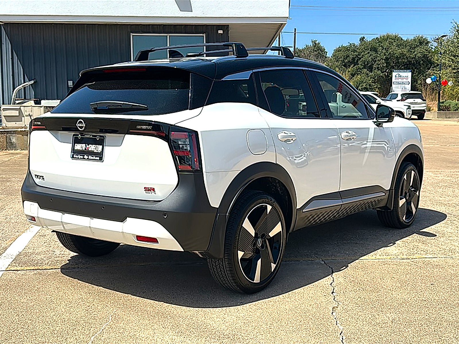 Certified 2025 Nissan Kicks SR FWD image 8