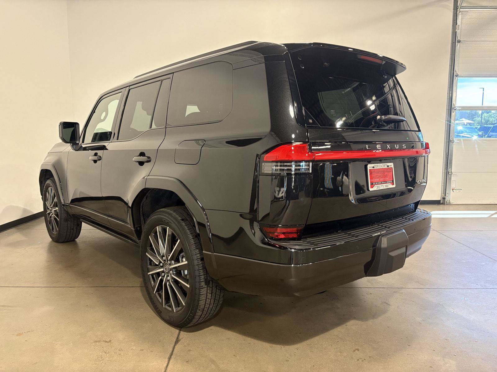 Used 2026 Lexus GX 550 w/ Accessory Package (2T) AWD/4WD image 5