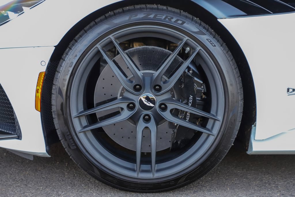 Used 2019 Aston Martin DBS Superleggera RWD image 25