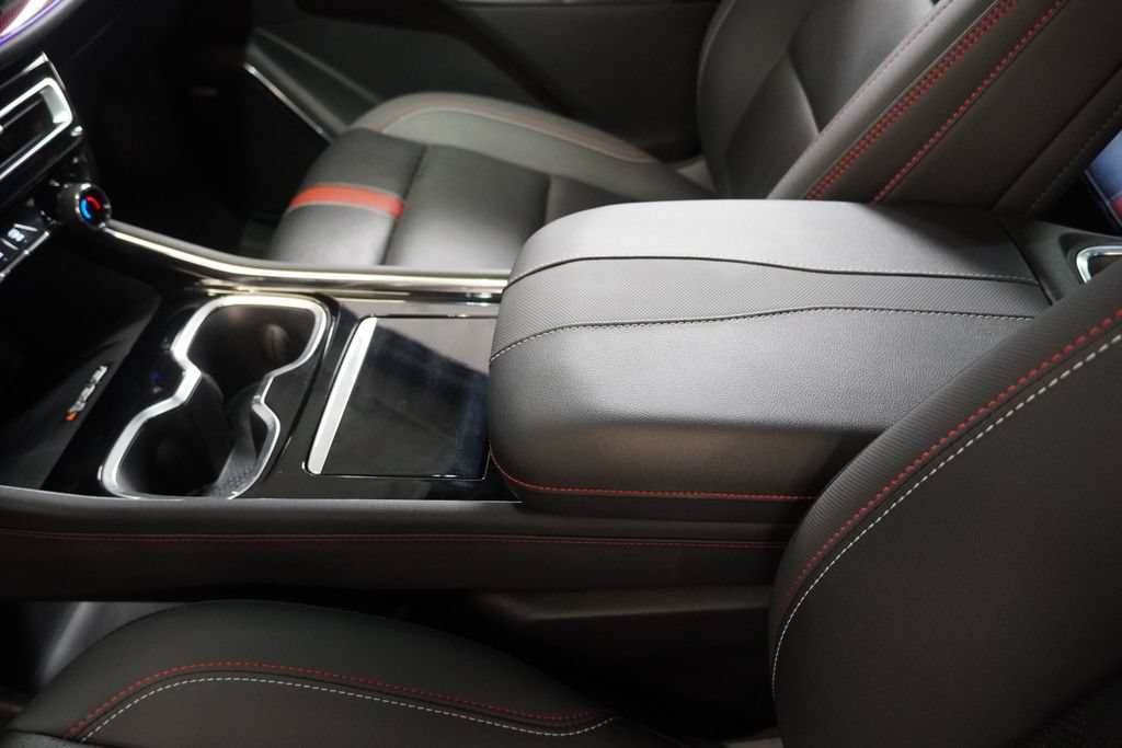 Used 2025 Chevrolet Traverse RS w/ LPO, Floor Liner Package AWD/4WD image 24