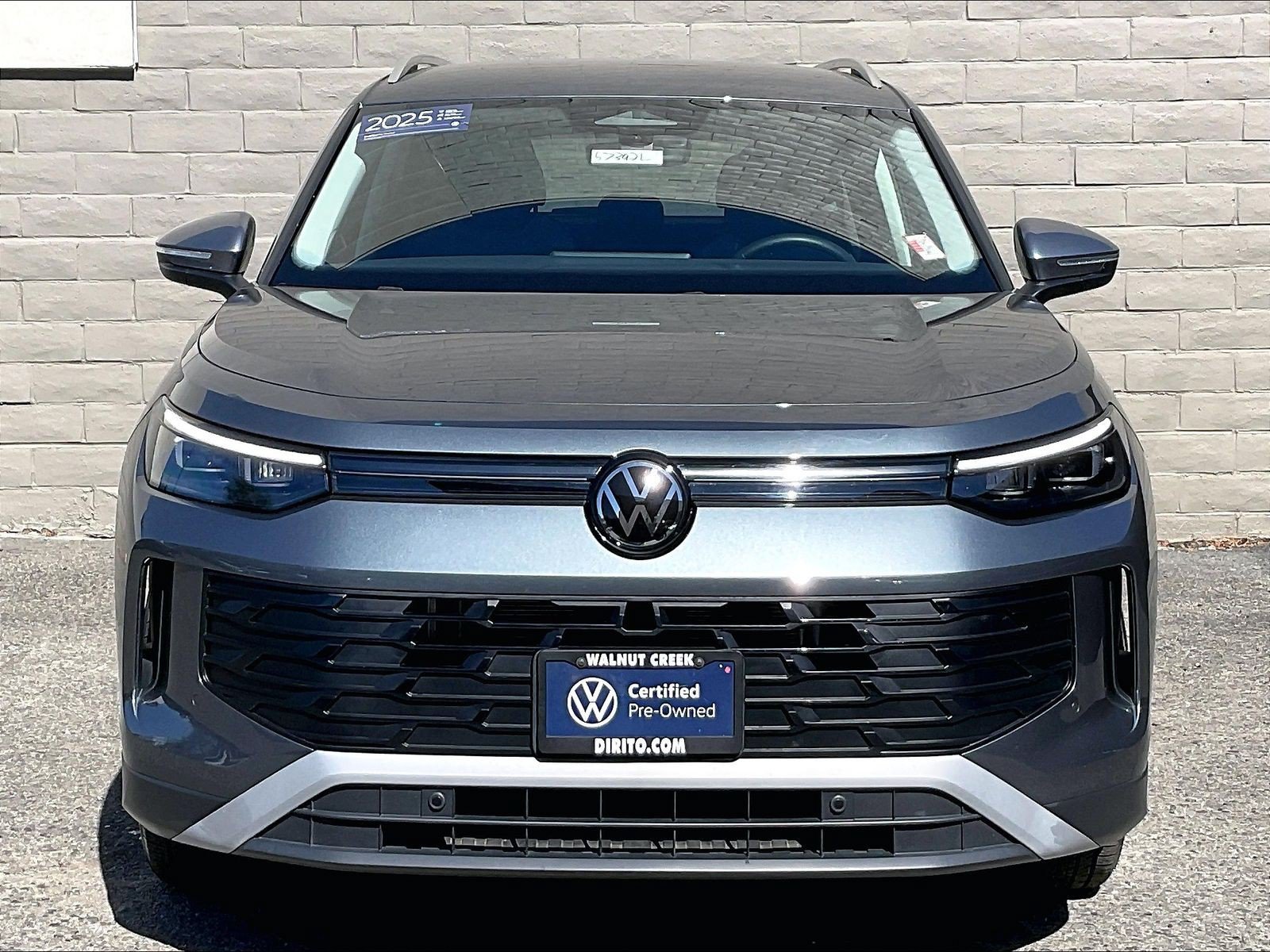 Certified 2025 Volkswagen Tiguan S AWD/4WD image 2