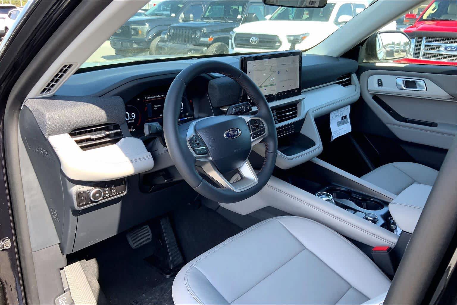 New 2026 Ford Explorer Active w/ Active Comfort Package RWD image 8