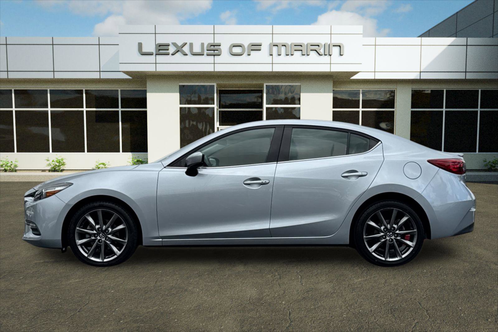 Used 2018 MAZDA MAZDA3 Touring FWD image 2