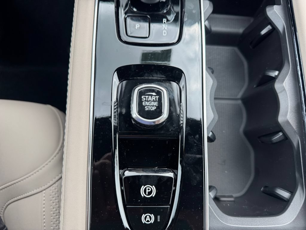 New 2027 Volvo XC90 B6 Plus AWD/4WD image 17