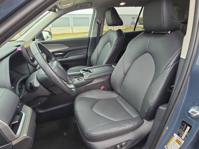 Certified 2025 Toyota Grand Highlander FWD image 16