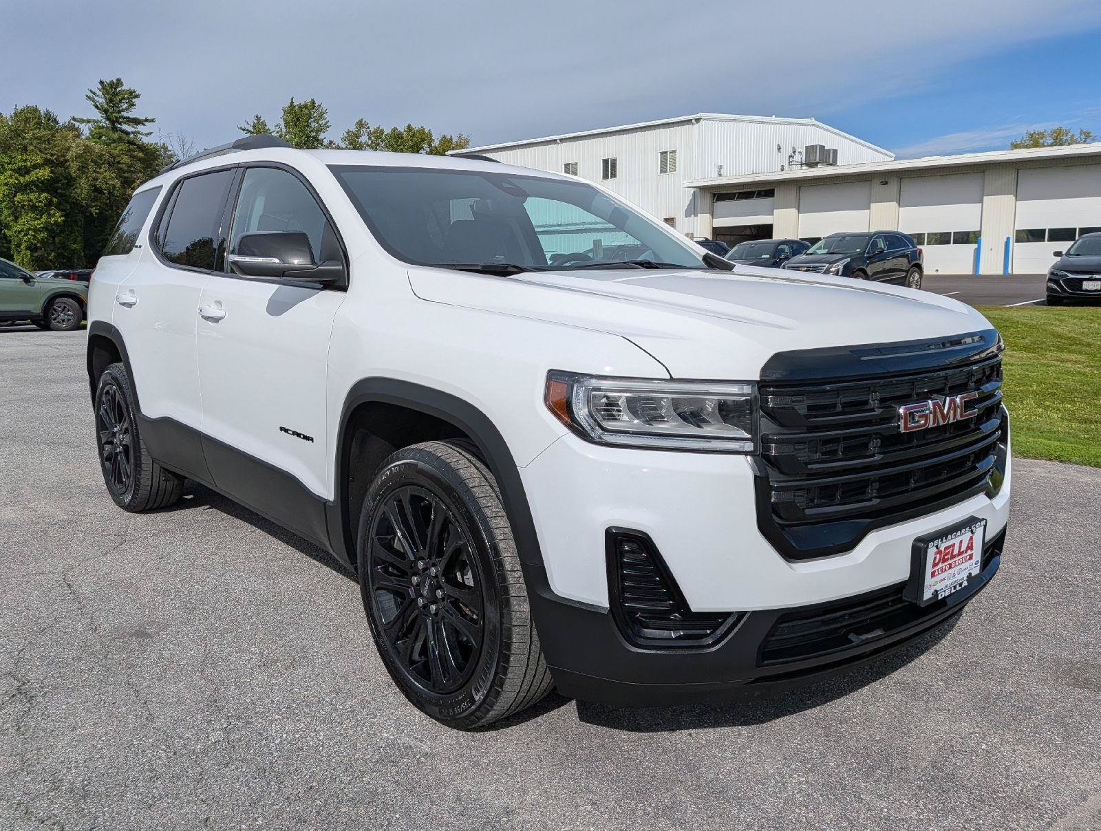 Certified 2023 GMC Acadia SLE w/ Driver Convenience Package AWD/4WD image 4