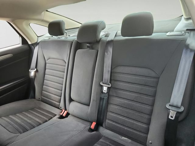 Used 2019 Ford Fusion SE FWD image 19