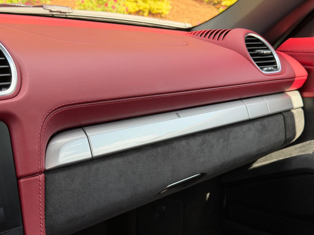 Used 2021 Porsche 718 Boxster Spyder RWD image 31