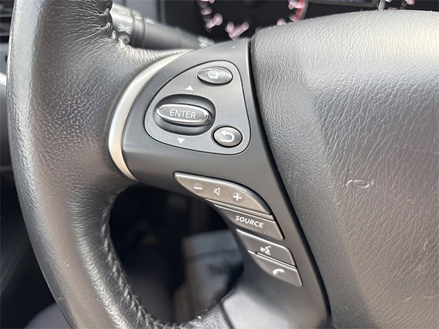 Used 2020 Nissan Pathfinder SV image 9