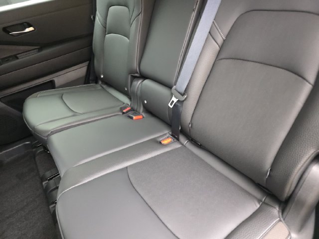 New 2026 Nissan Pathfinder SL w/ SL Premium Package FWD image 18