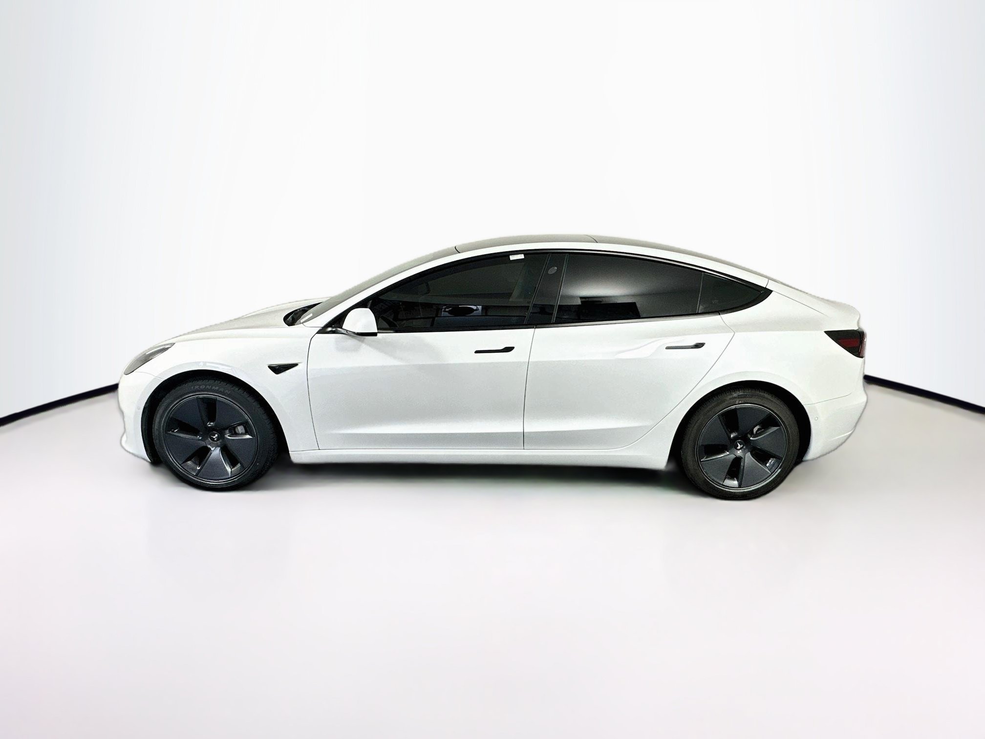 Used 2022 Tesla Model 3 Long Range AWD/4WD image 4