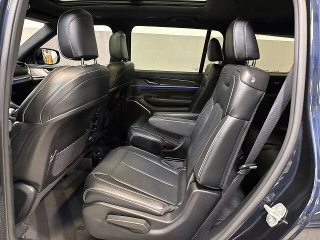 Used 2023 Jeep Grand Cherokee L Overland AWD/4WD image 36