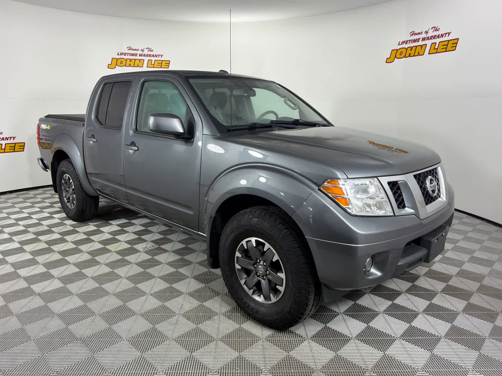Used 2016 Nissan Frontier PRO-4X image 7