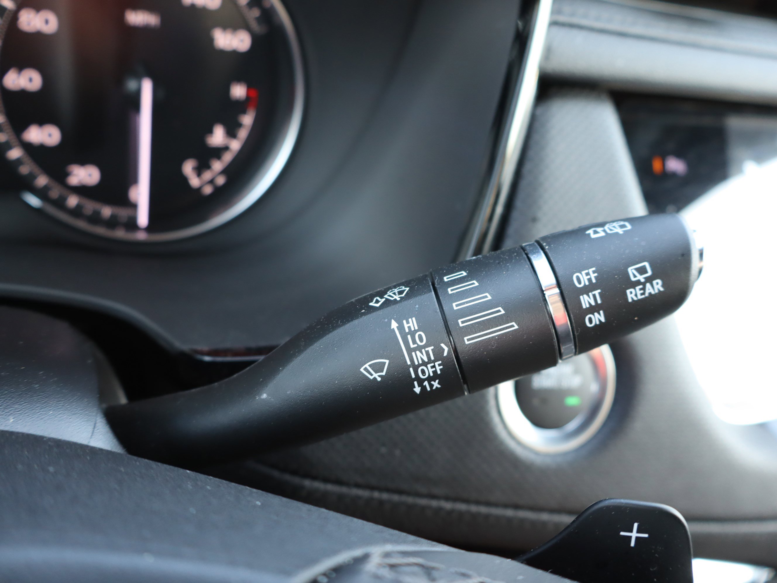 Used 2025 Cadillac XT6 Luxury image 23