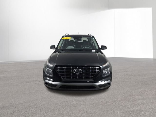 Used 2025 Hyundai Venue SEL image 16