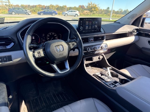 Used 2024 Honda Pilot Touring image 18