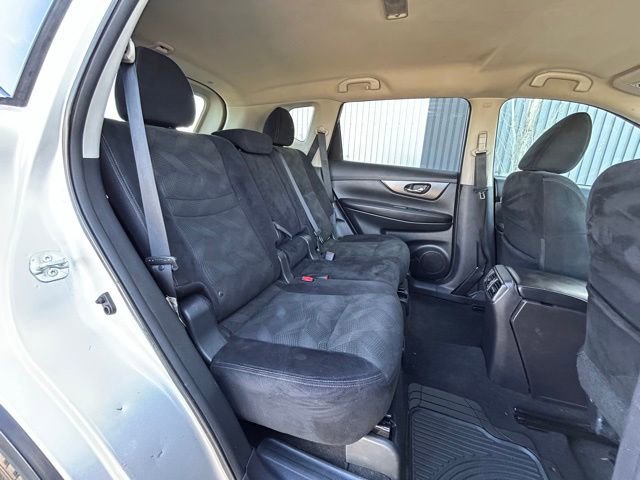 Used 2015 Nissan Rogue SV image 36