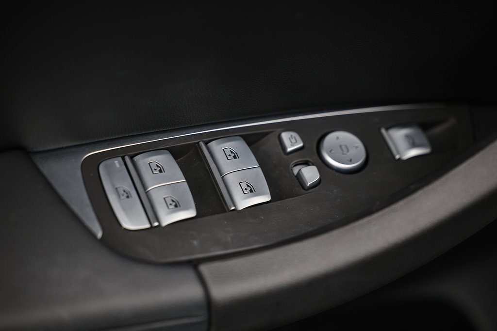 Used 2025 BMW X4 xDrive30i w/ Premium Package image 17