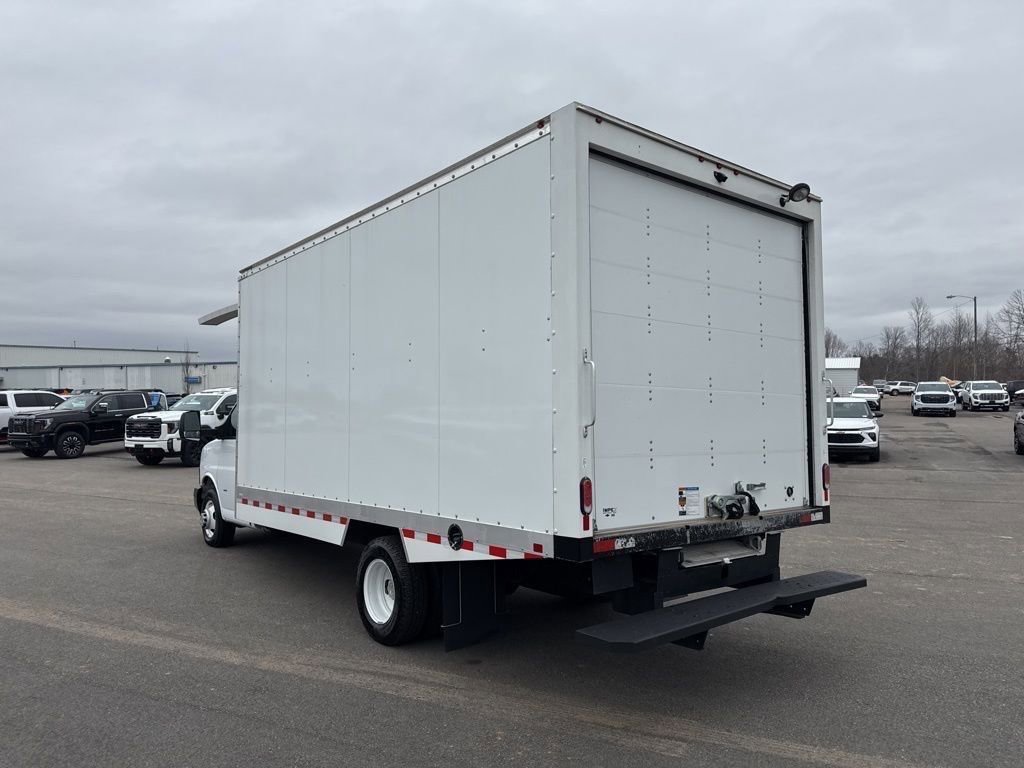 Used 2024 Chevrolet Express 3500 w/ Power Convenience Package RWD image 3