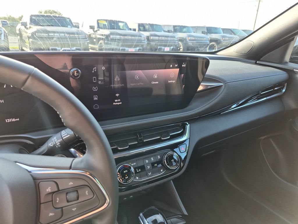 Used 2025 Buick Envista Sport Touring w/ Experience Buick Package FWD image 28