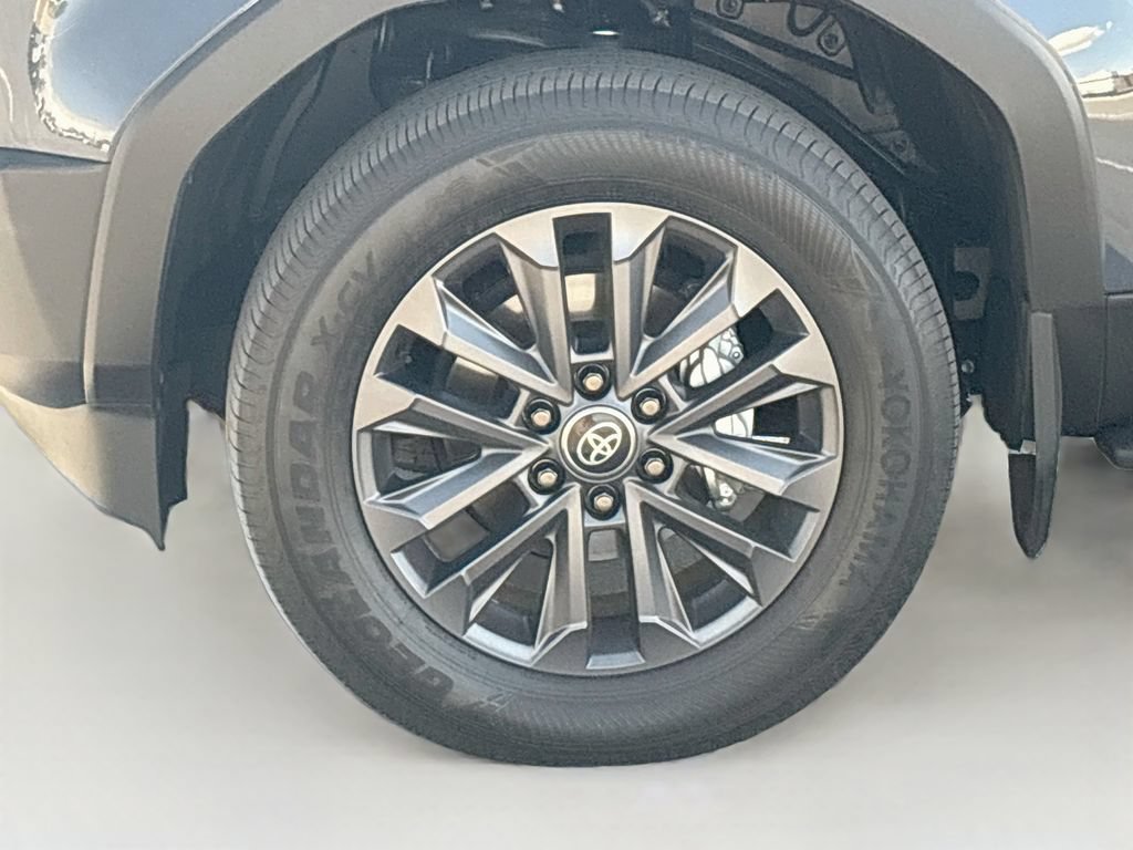 Certified 2026 Toyota Land Cruiser w/ Premium Package AWD/4WD image 30