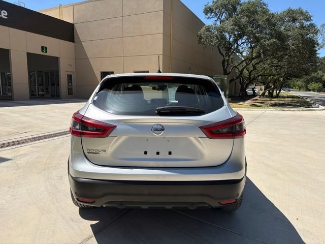 Used 2021 Nissan Rogue Sport S FWD image 3