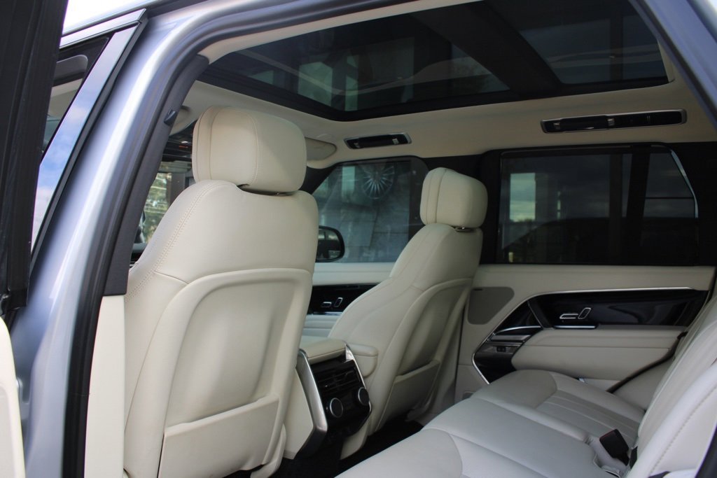 Used 2023 Land Rover Range Rover SE image 37