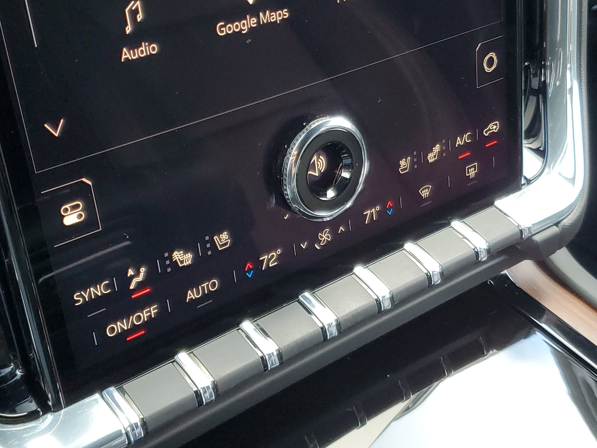 Used 2025 GMC Yukon XL Denali image 29