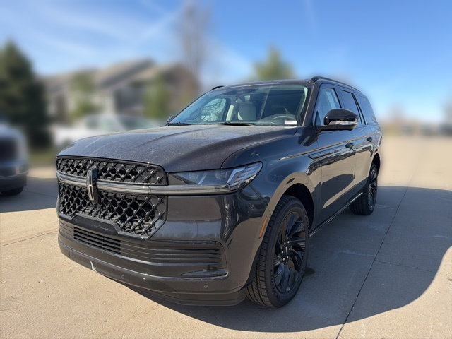 New 2026 Lincoln Navigator Reserve w/ Jet Appearance Package AWD/4WD image 11