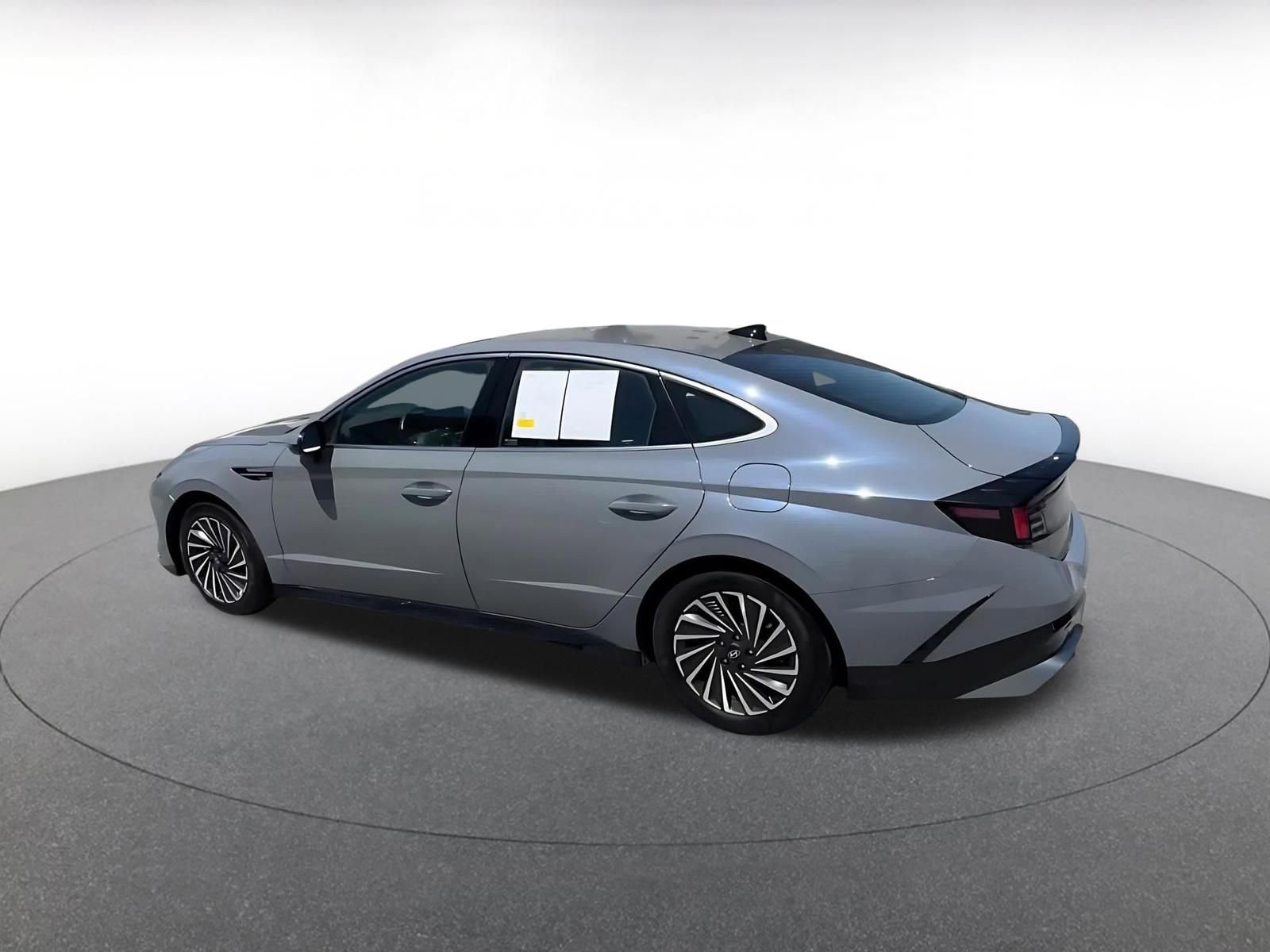 Used 2025 Hyundai Sonata SEL FWD image 12