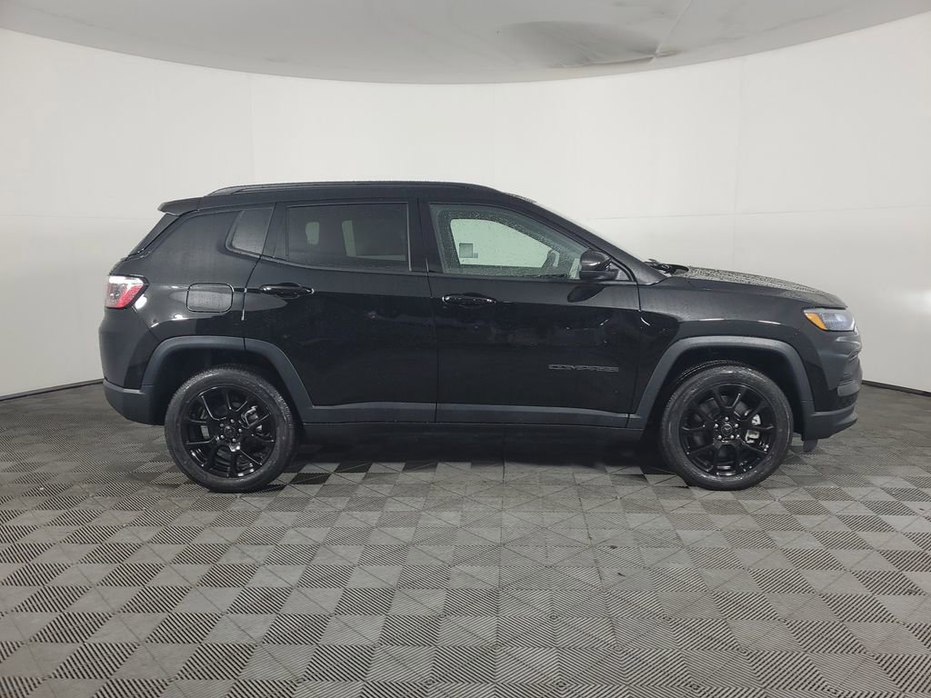 New 2026 Jeep Compass Latitude image 3