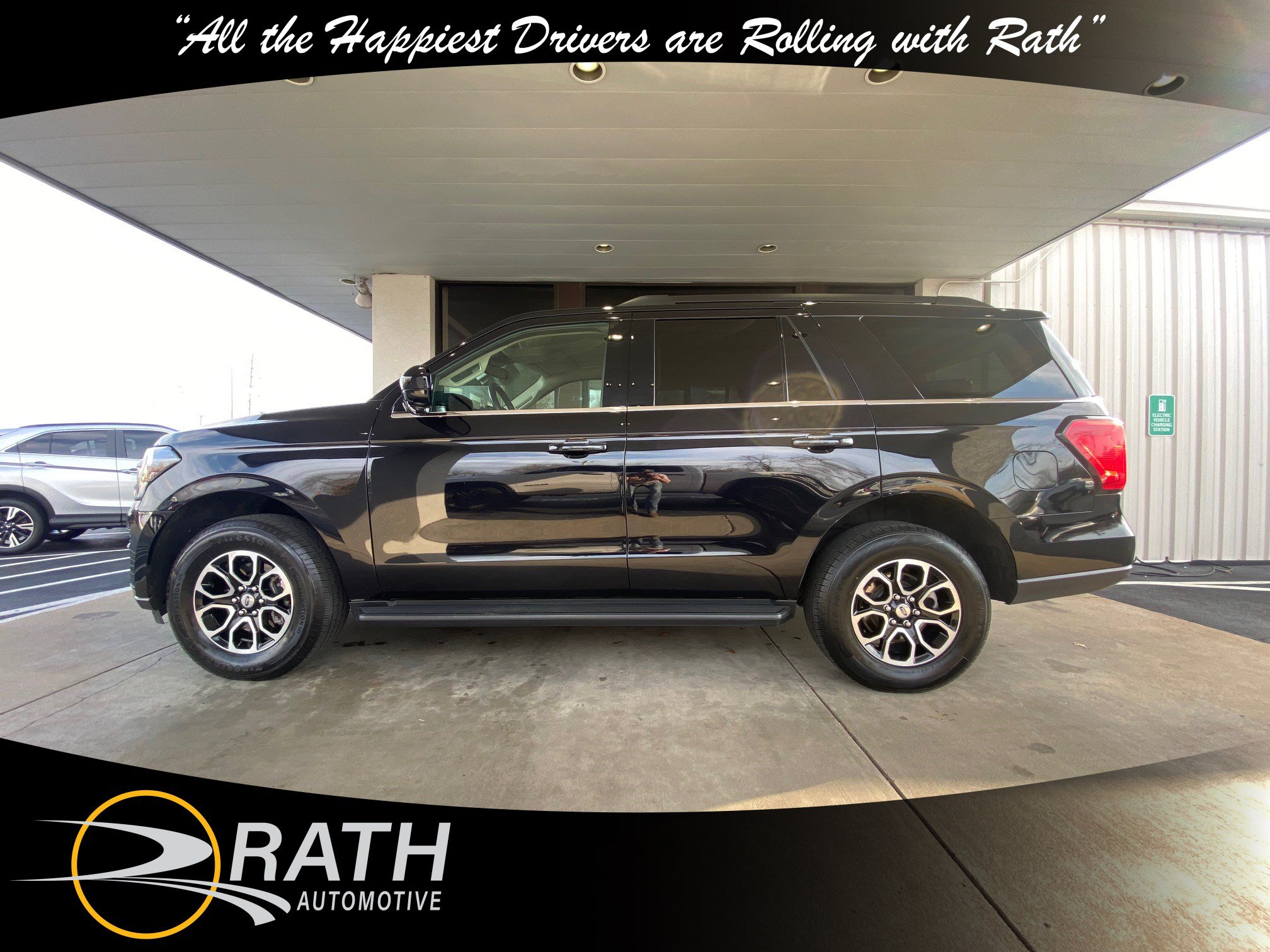 Used 2024 Ford Expedition XLT AWD/4WD image 6