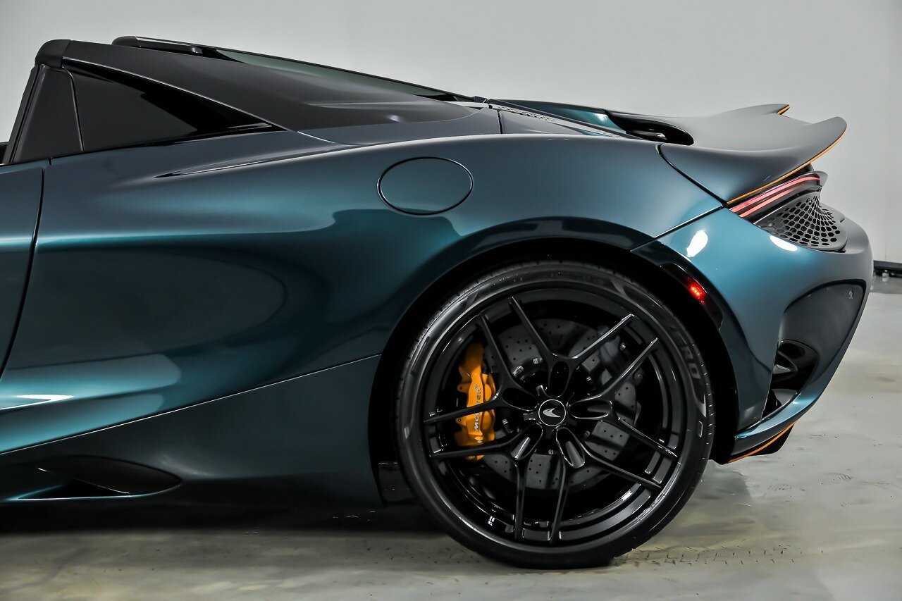 Used 2024 McLaren 750S Spider RWD image 9