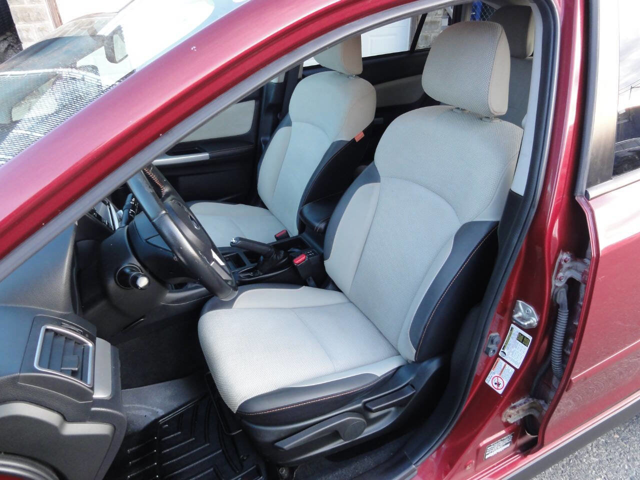 Used 2017 Subaru Crosstrek 2.0i Premium image 8