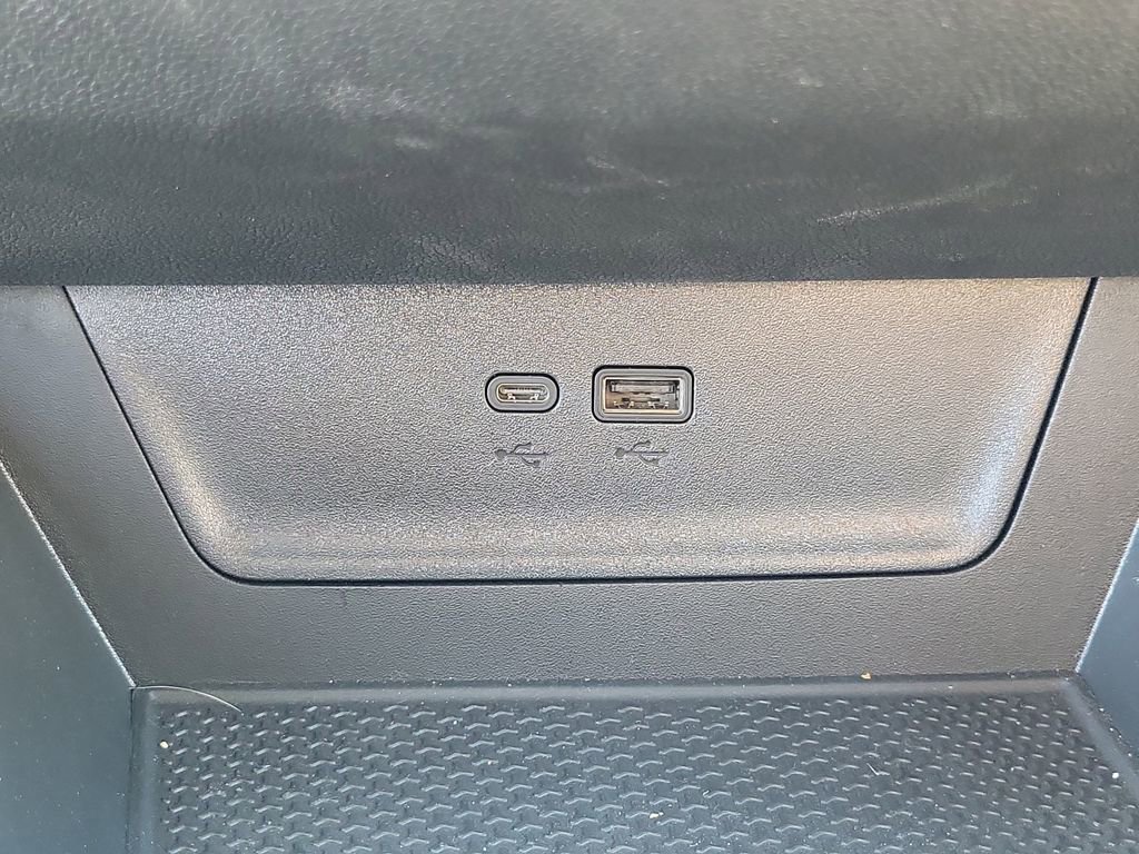 Used 2025 Chevrolet Equinox ACTIV w/ Convenience Package III image 31