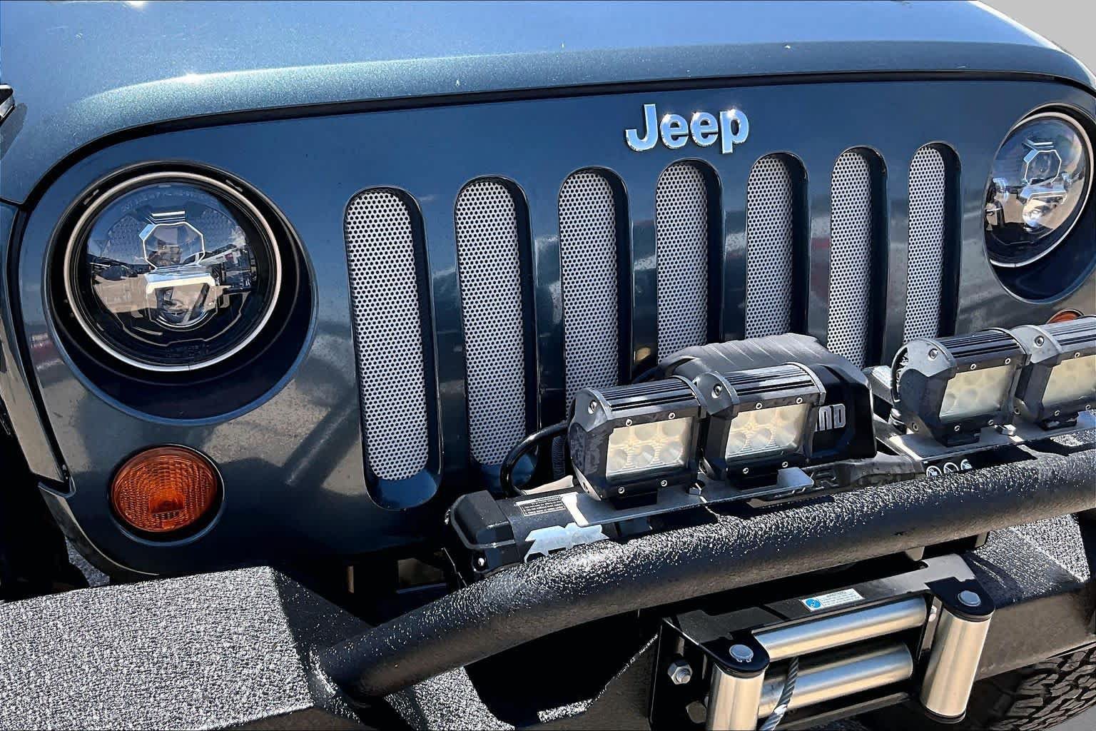 Used 2008 Jeep Wrangler Rubicon w/ Dual Top Group AWD/4WD image 27