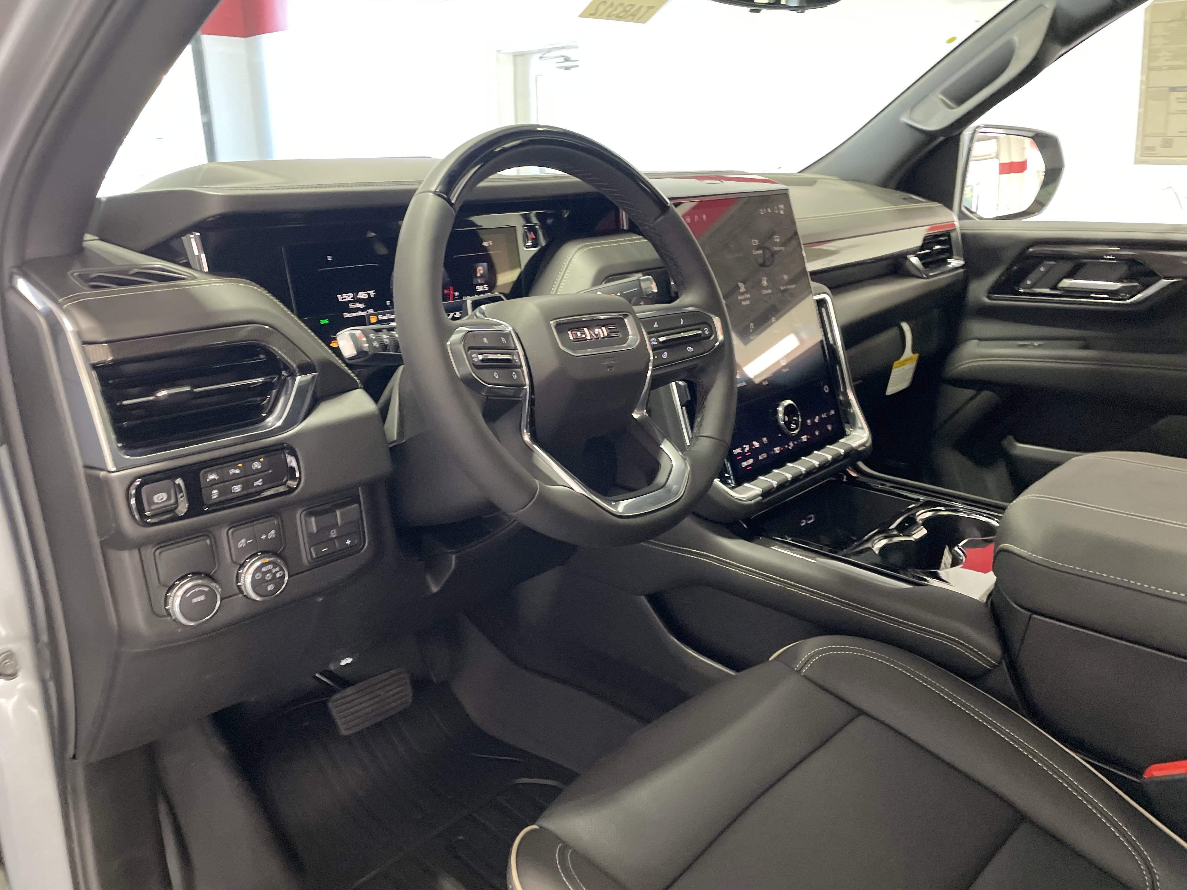 New 2026 GMC Yukon XL Elevation w/ Elevation Premium Package image 17