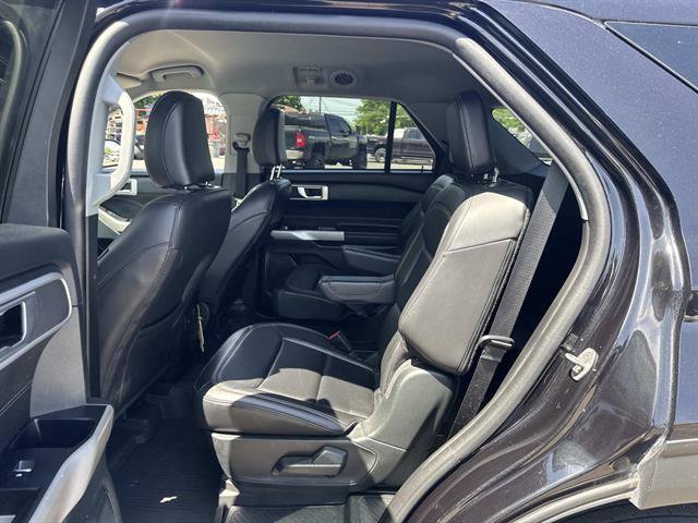 Used 2023 Ford Explorer XLT w/ Equipment Group 202A AWD/4WD image 28