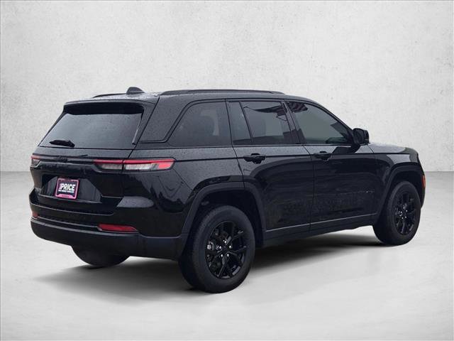 Used 2025 Jeep Grand Cherokee Altitude image 5