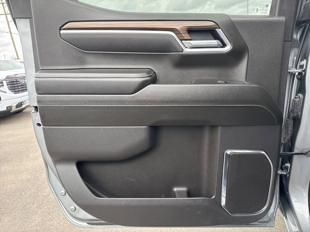 Used 2025 Chevrolet Silverado 1500 LT image 29