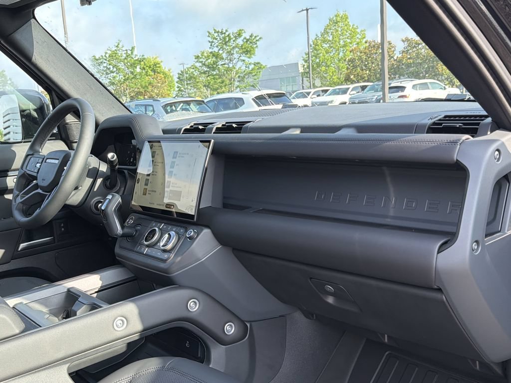 New 2026 Land Rover Defender 110 X-Dynamic SE AWD/4WD image 17