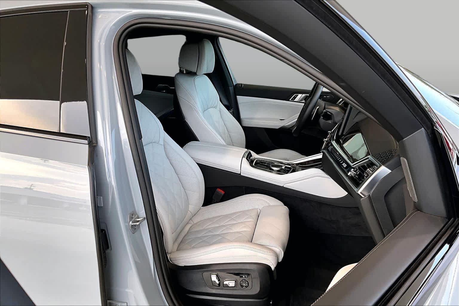 Used 2026 BMW X6 xDrive40i AWD/4WD image 8